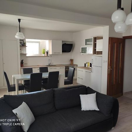 Apartment Sandra Водице Екстериор снимка