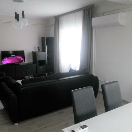 Apartment Sandra Водице Екстериор снимка