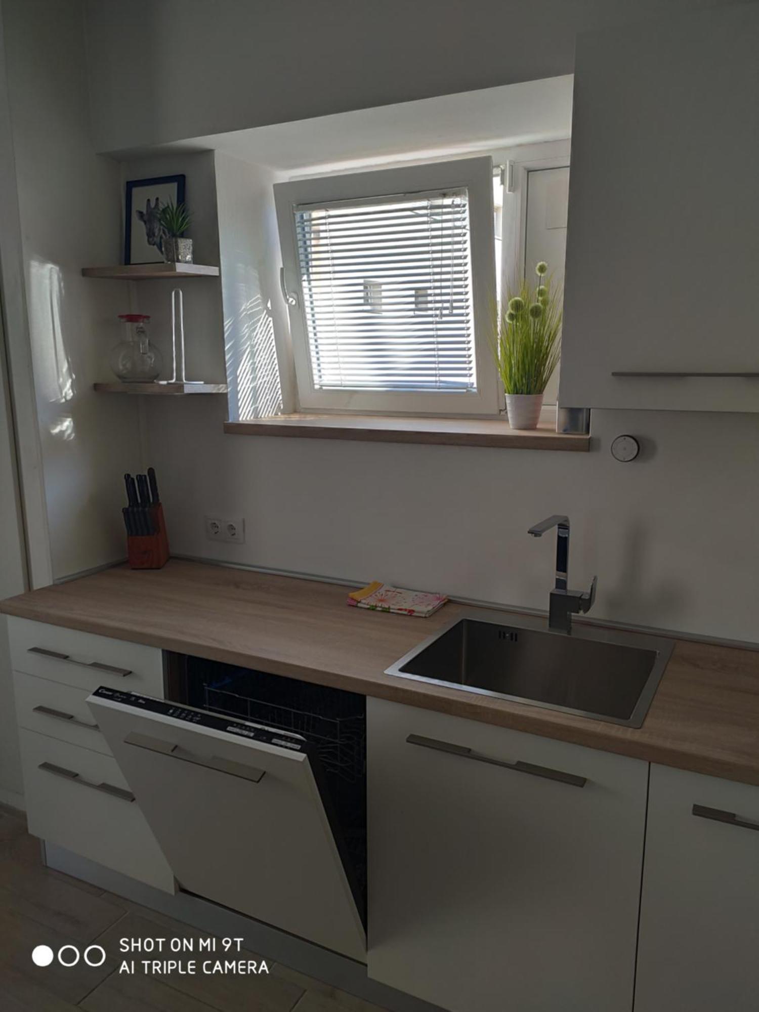 Apartment Sandra Водице Екстериор снимка