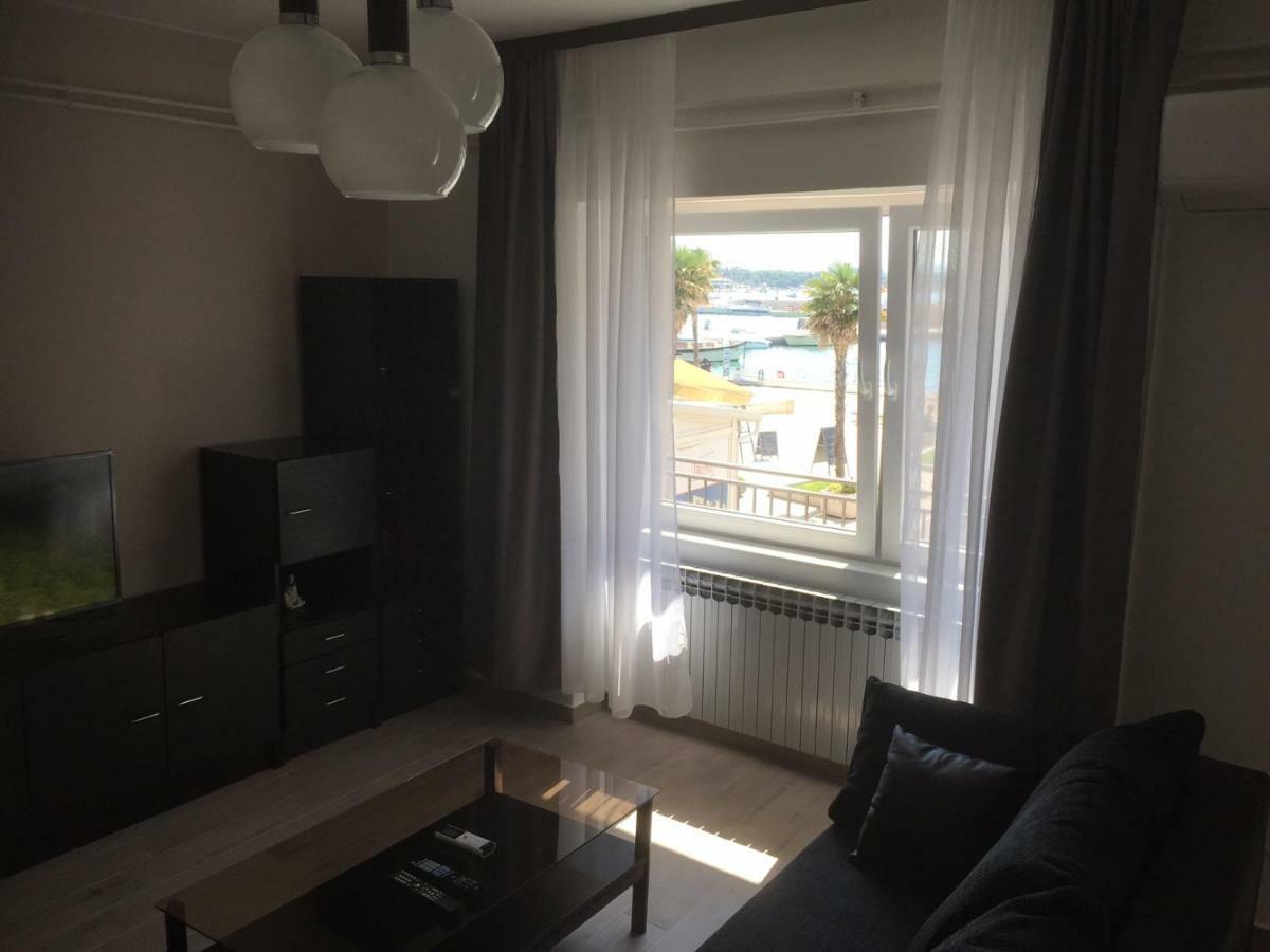 Apartment Sandra Водице Екстериор снимка