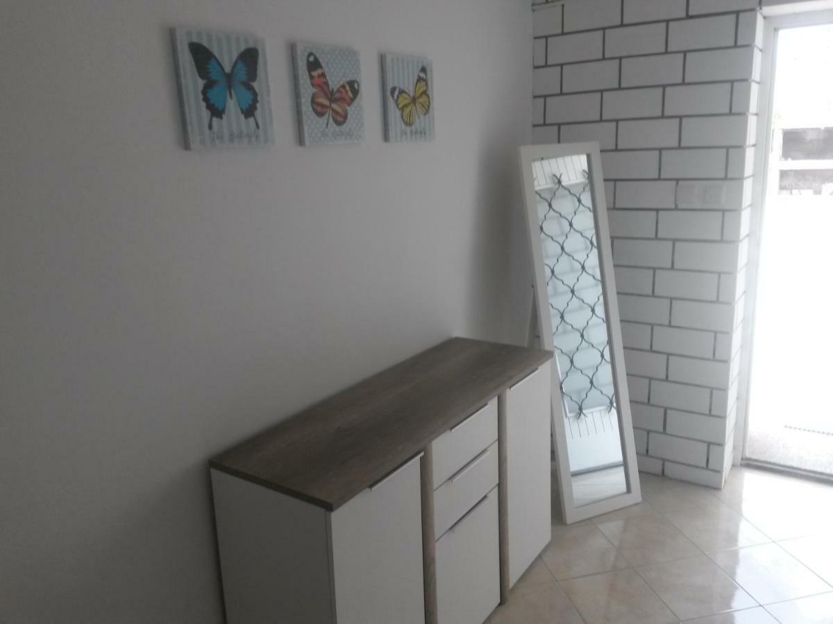 Apartment Sandra Водице Екстериор снимка